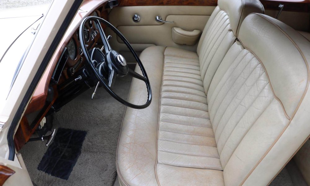 rolls-royce-silver-cloud-dhc-9